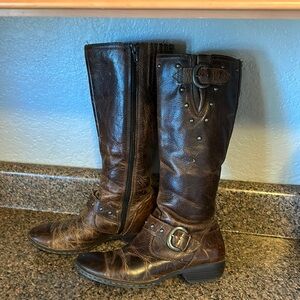Brand-“ B.O.C” distressed boots 👢 size 6.5 inside zipper buckle at bottom & top